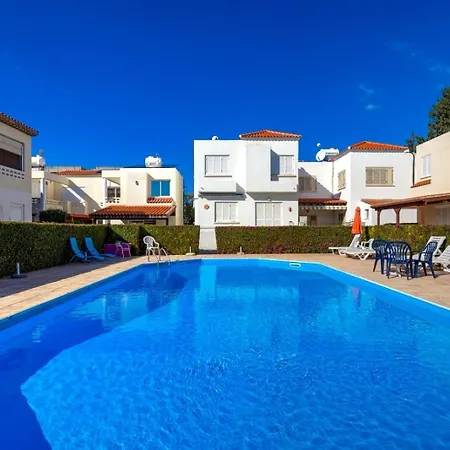 Kasandra Luxury 2 Bedroom Townhouse Apartment