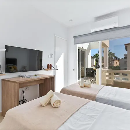 Kasandra Luxury 2 Bedroom Townhouse Apartment