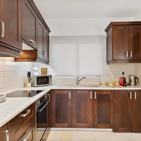 Kasandra Luxury 2 Bedroom Townhouse Apartment