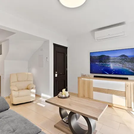 Kasandra Luxury 2 Bedroom Townhouse Paphos